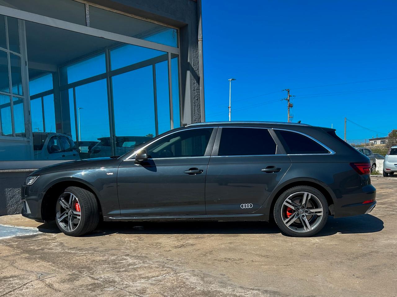 Audi A4 40 TDI S tronic S line edition