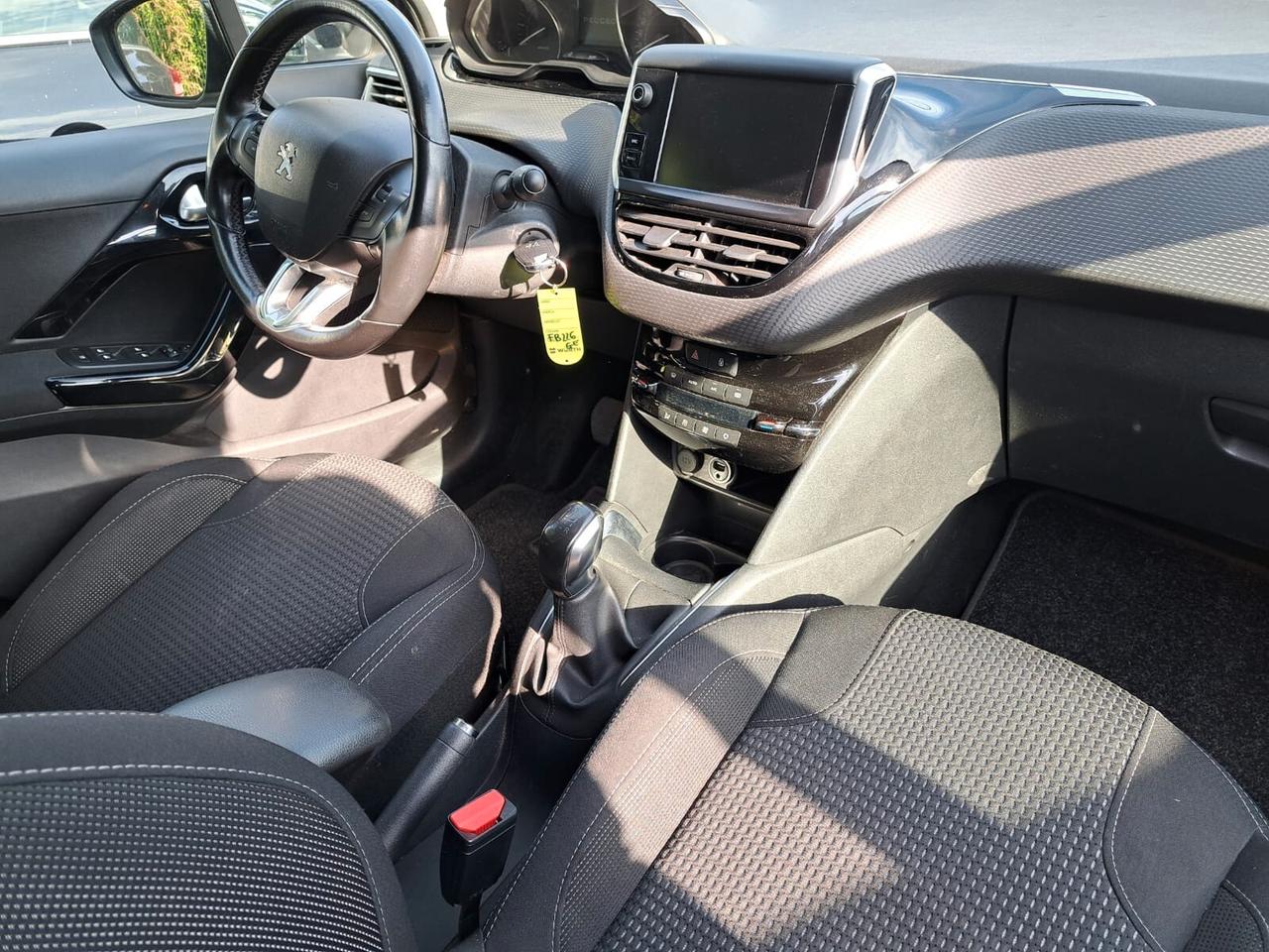 Peugeot 208 PureTech 82 5 porte Allure