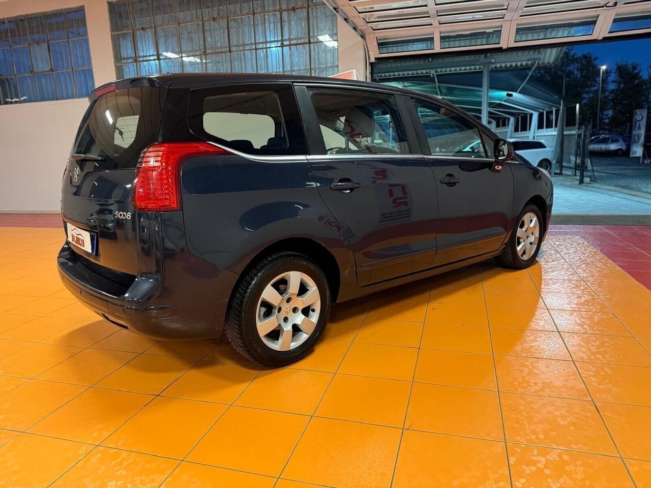 Peugeot 5008 1.6 HDi 115CV Active