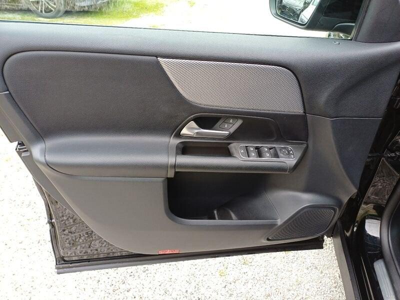 Mercedes-Benz GLB GLB 180 d Automatic Business