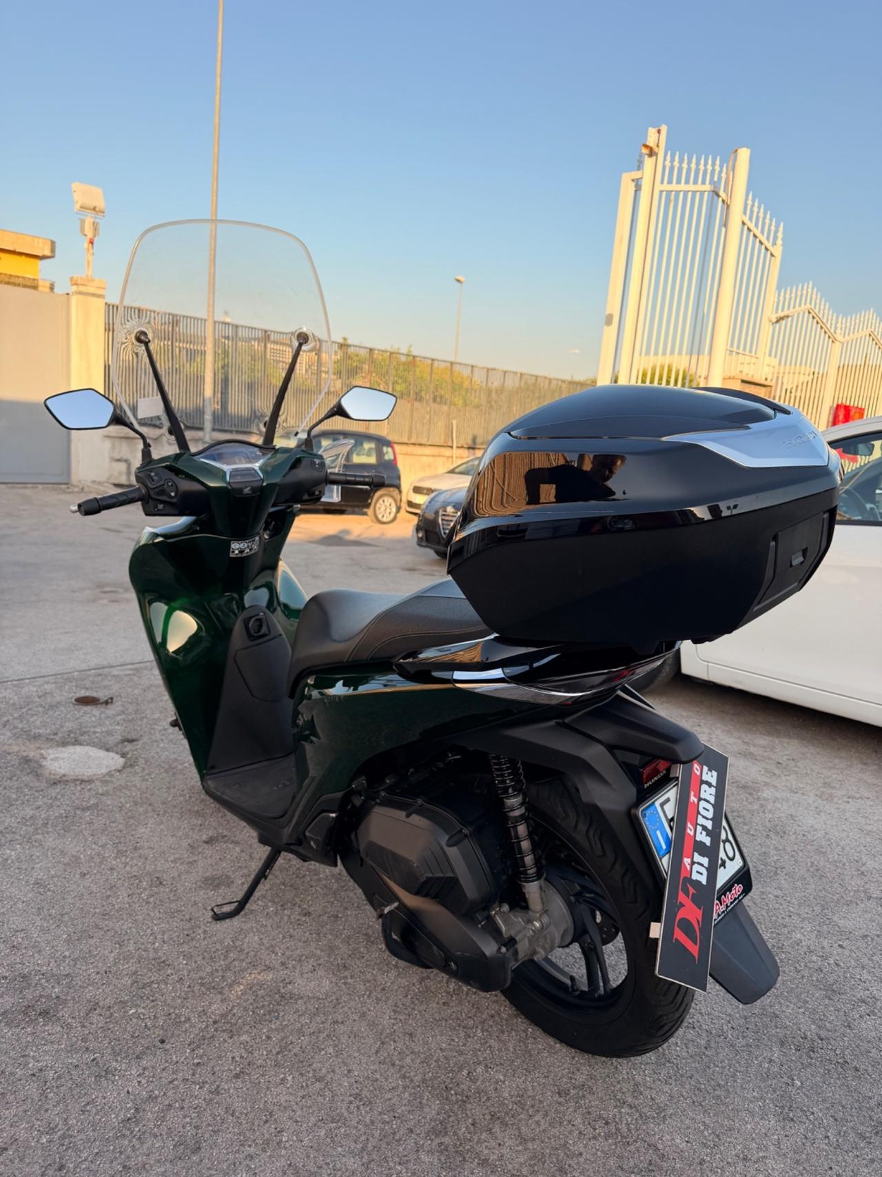 Honda SH 125 VETRO FINANZIAMENTO IN SEDE