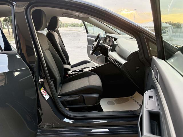 VOLKSWAGEN Golf 2.0 TDI 150 CV DSG SCR Life LUCI AMBIENTE
