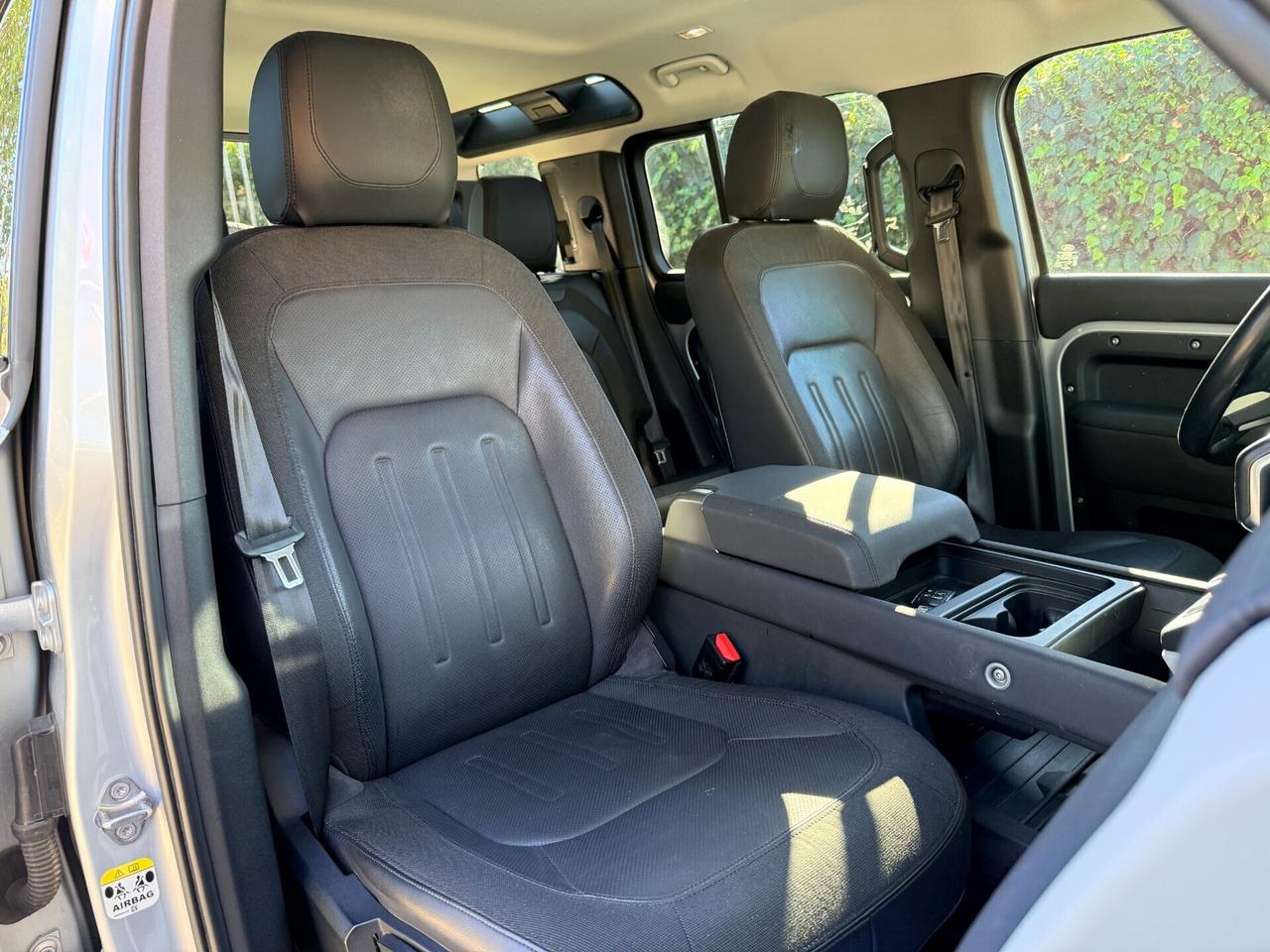 Land Rover Defender 110 3.0d Hybrid 7 POSTI