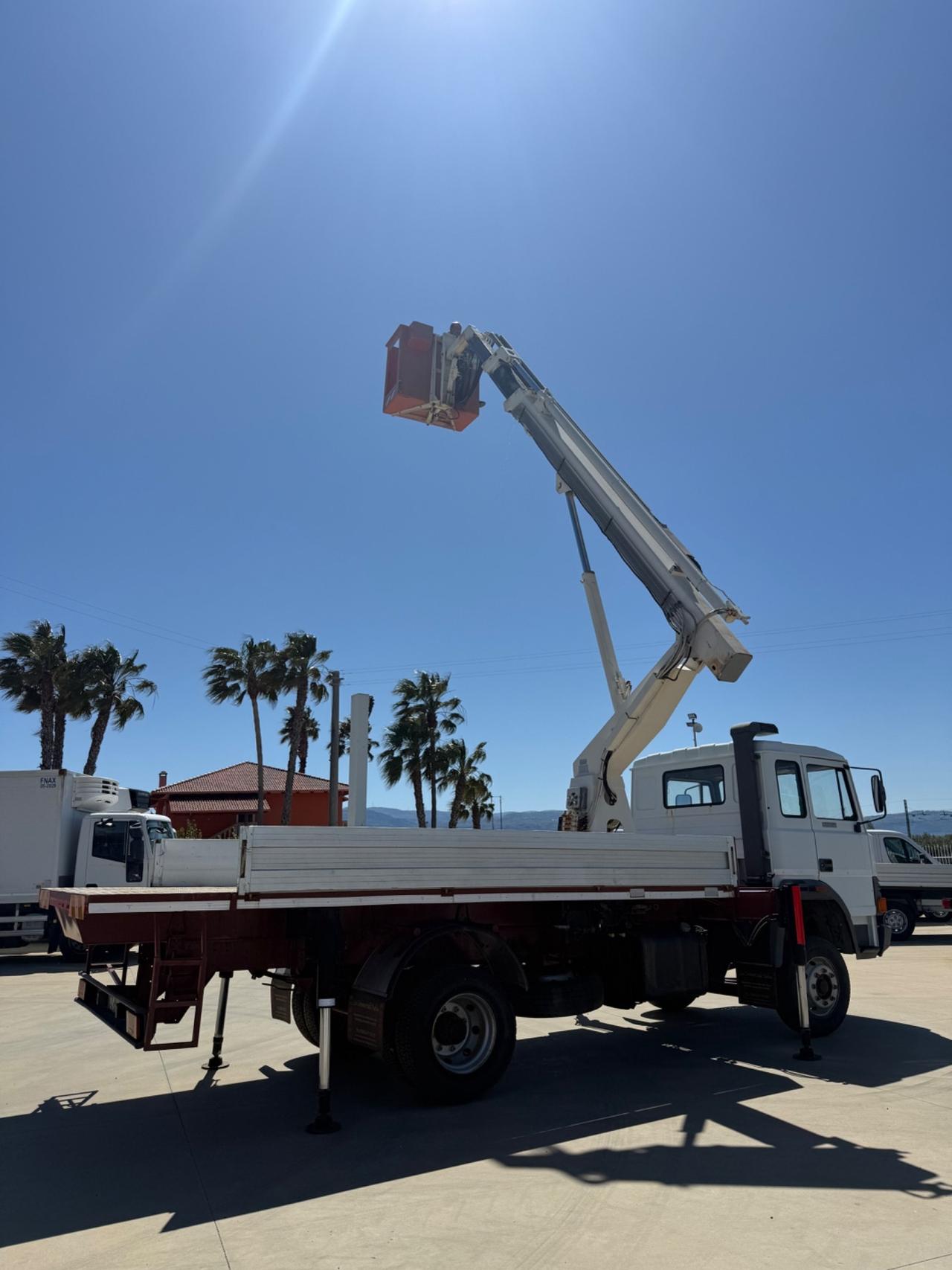 Iveco 115-17 PIATTAFORMA BIZZOCCHI 18 Mt