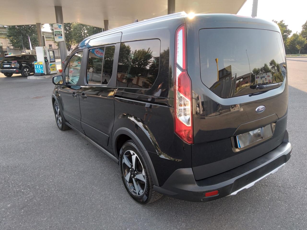 Ford Tourneo Connect Gran Active 1.5 EcoBlue 120 CV S&S Aut.x neopatentati