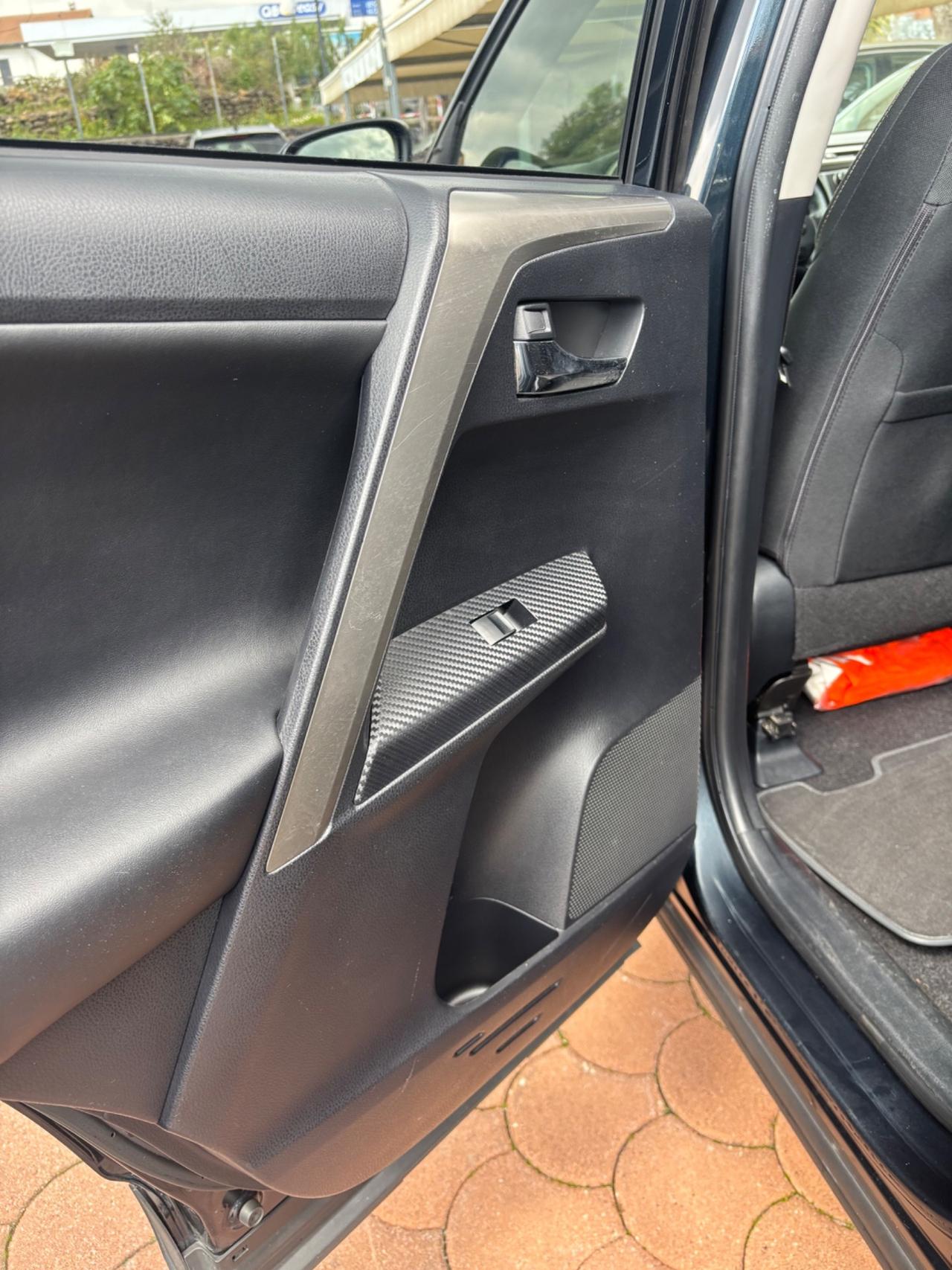 Toyota RAV 4 RAV4 2.0 D-4D 2WD Active 2015