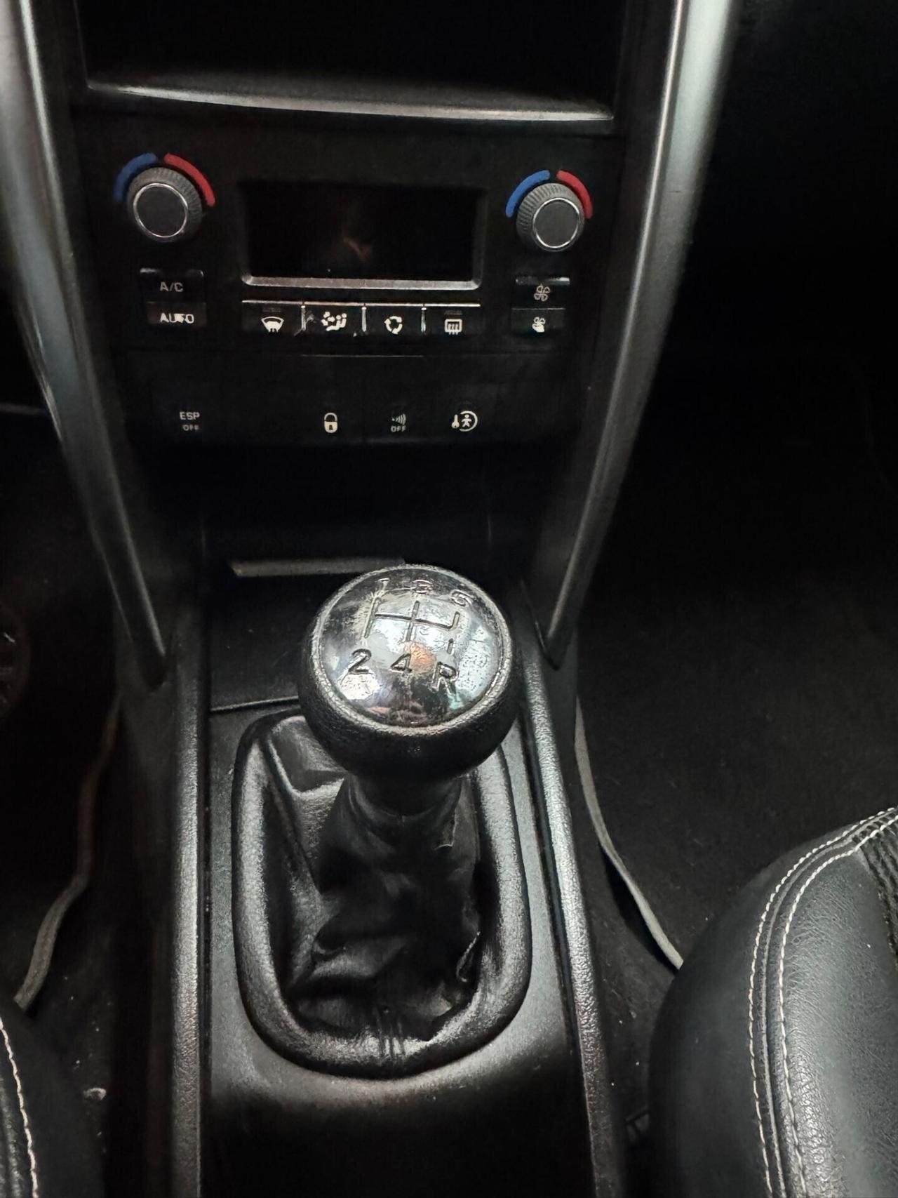 Peugeot 207 1.6 8V HDi 112CV SW Outdoor