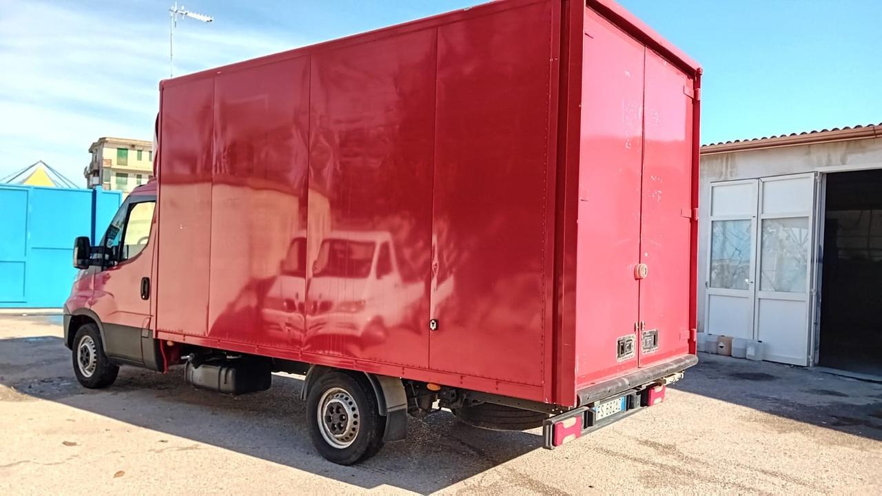 Iveco Daily Iveco Daily 35-13 -2.3 mjt-con box alluminio -11/2018