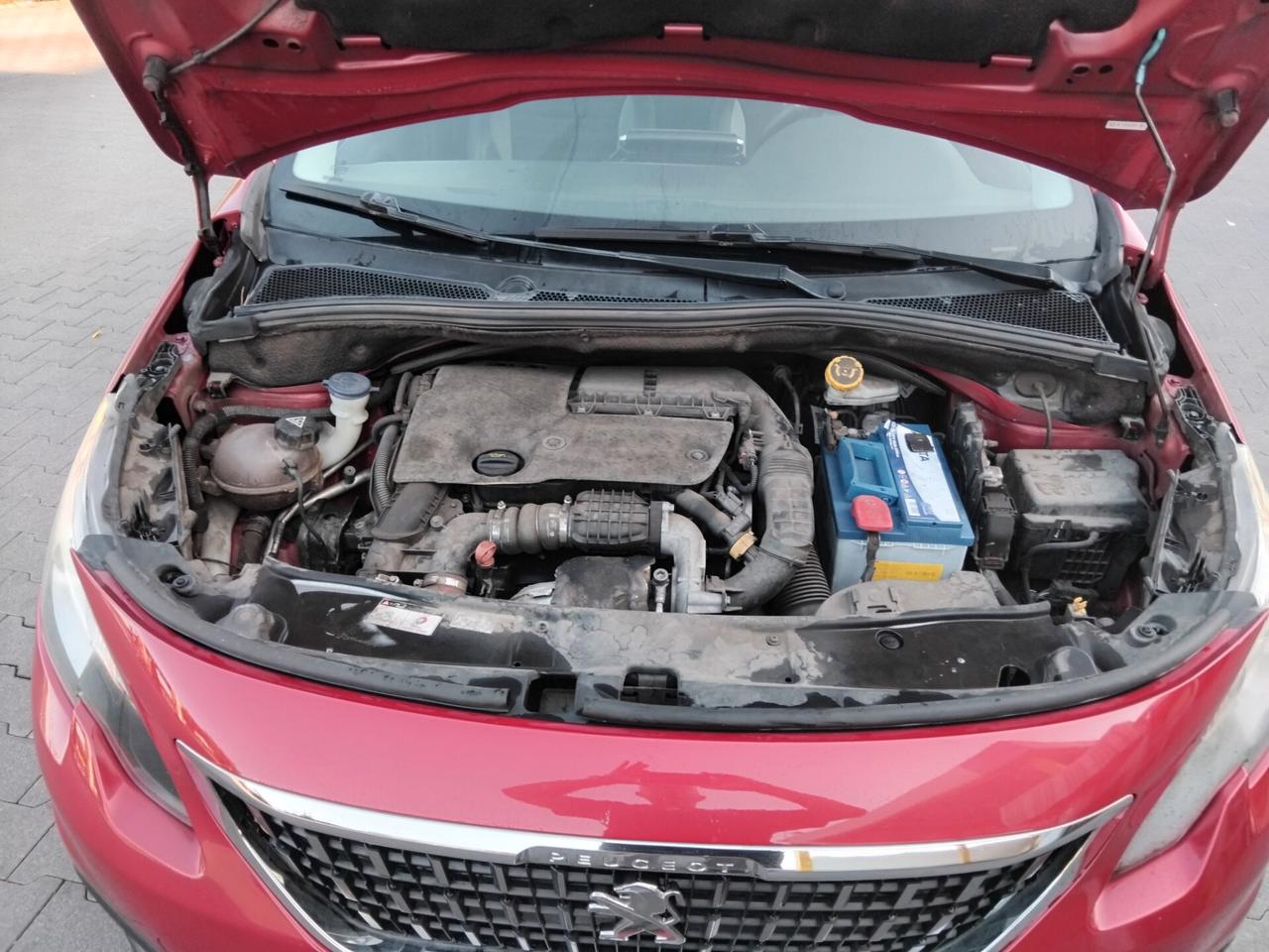 Peugeot 2008 BlueHDi 100 S&S Allure