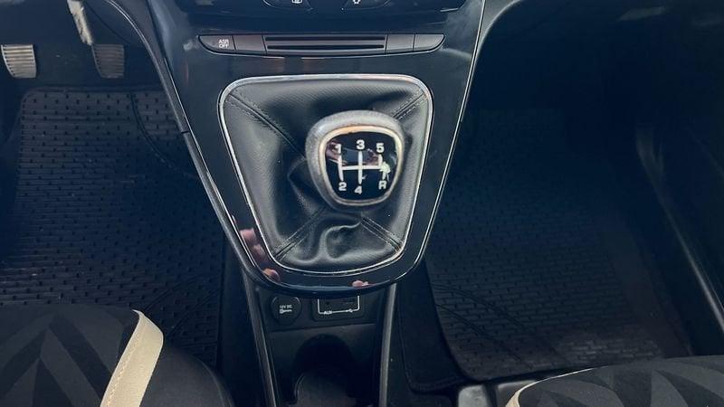 Lancia Ypsilon 5 Porte 1.2 69cv Gold my16 1.2 GOLD 69CV MY16