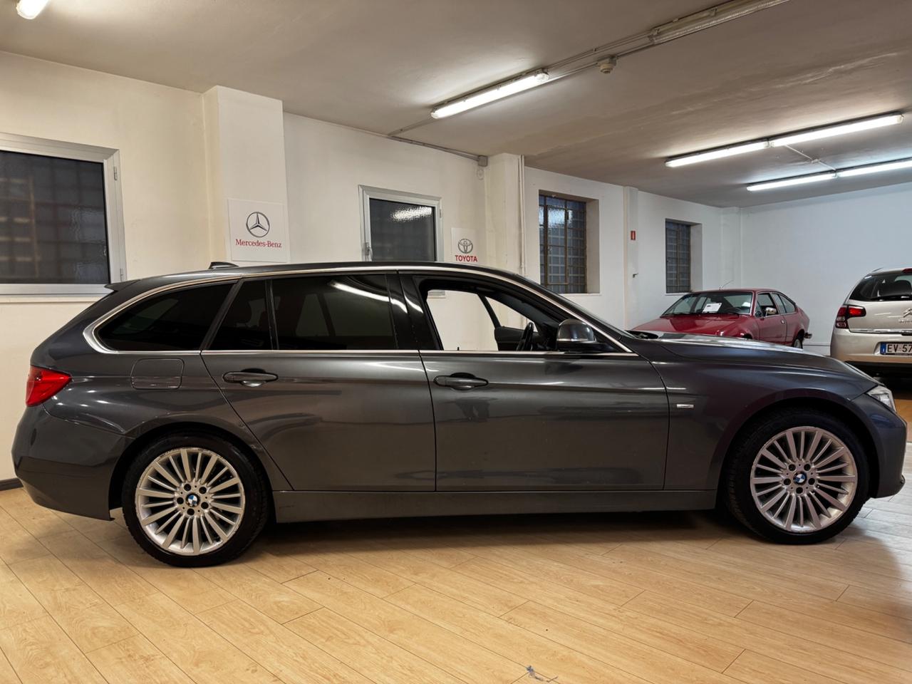 Bmw 320 320d xDrive Touring Luxury-4x4-Garantita-Permute