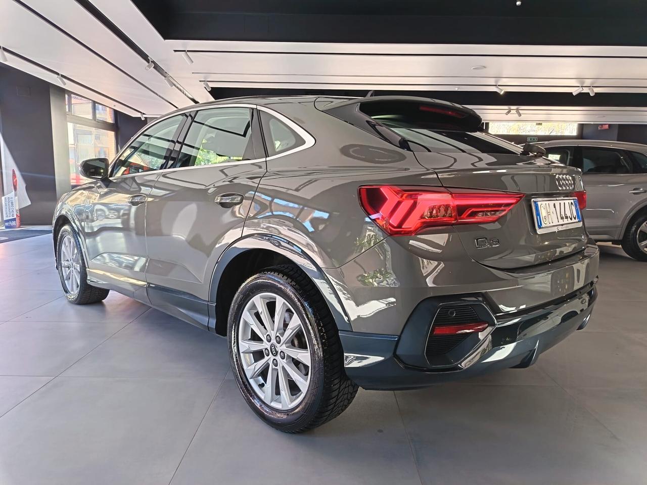 Audi Q3 35 TDI S tronic Business