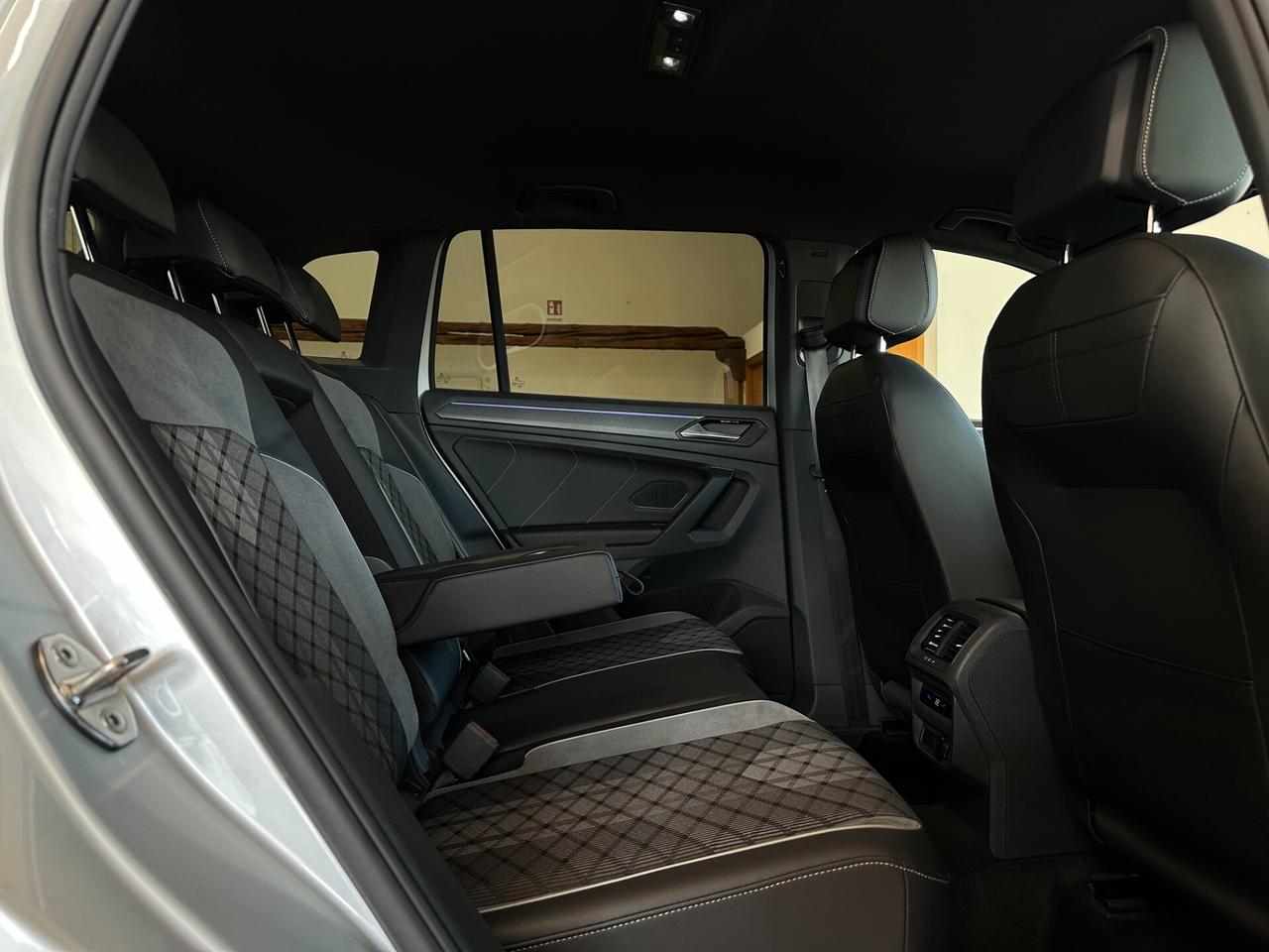 VOLKSWAGEN TIGUAN 2.0 TDI R-LINE 150CV DSG *CARPLAY*LED*LUCI*