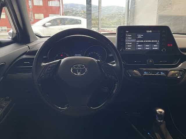 Toyota C-HR 1.8 Hybrid E-CVT Trend