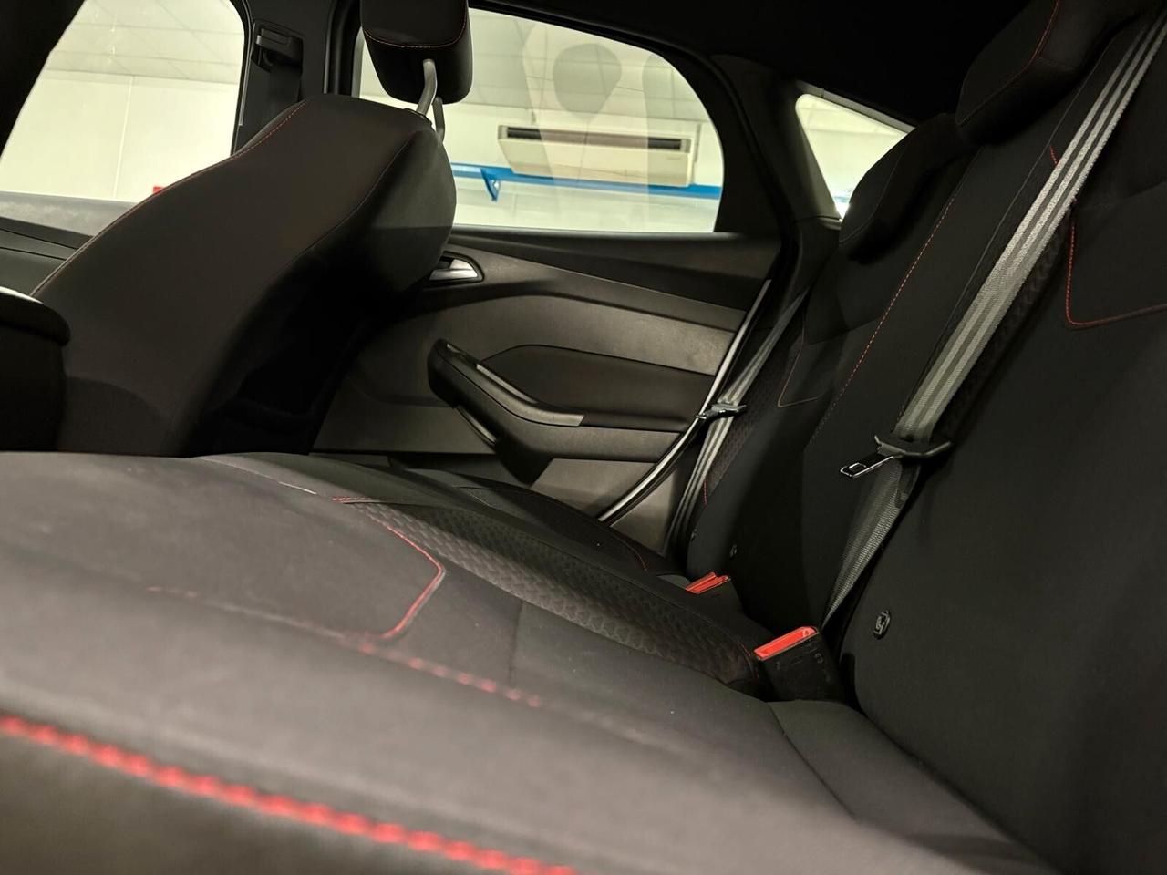 Ford Focus ST LINE 1.0 EcoBoost 125 CV 5 p.