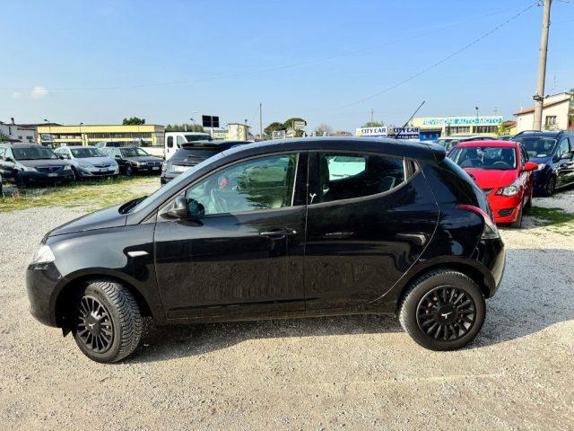 LANCIA Ypsilon 0.9 TwinAir 85 CV 5 porte Metano Ecochic Elefantin