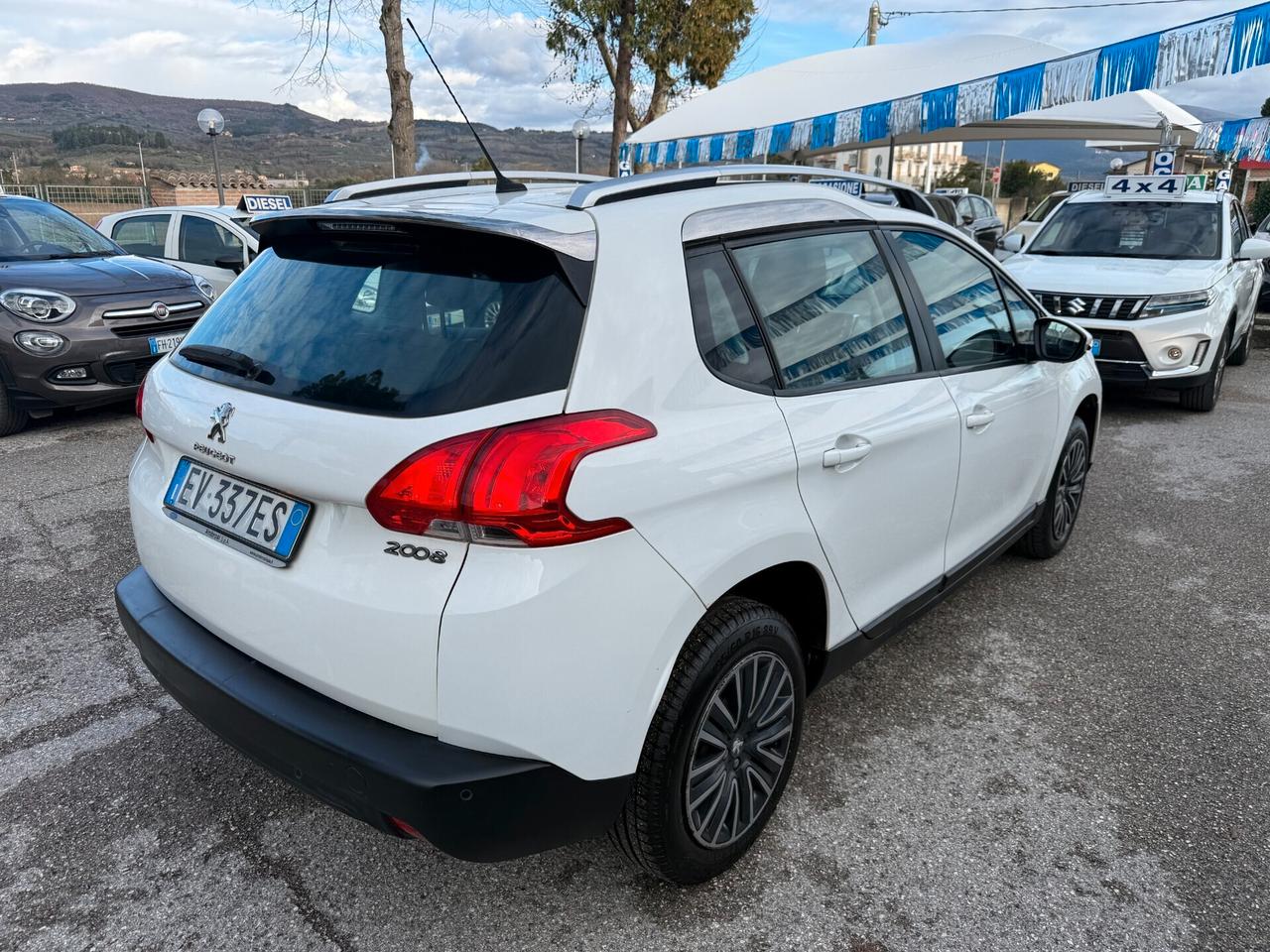 " POCHI KM " Peugeot 2008 PureTech 82 Active