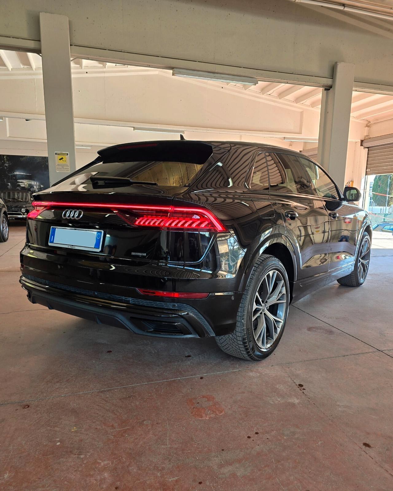 Audi Q8 50 TDI 286 CV quattro tiptronic Sport BlackNight