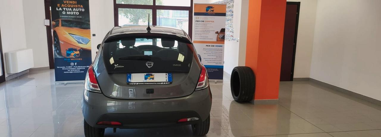 Lancia Ypsilon 1.0 FireFly 5 porte S&S Hybrid Silver Plus