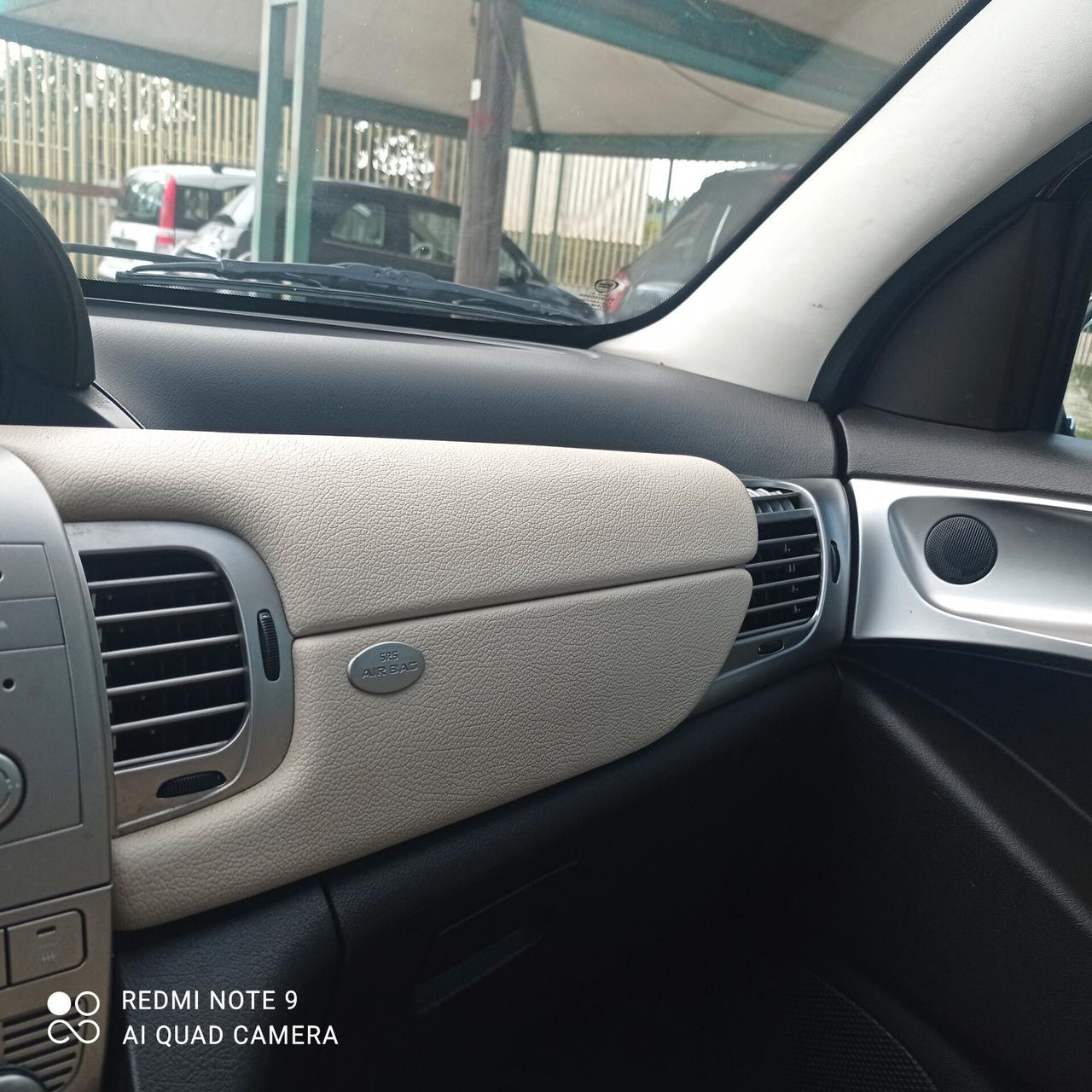 Lancia Ypsilon 1.3 MJT 90 CV Platino automatica