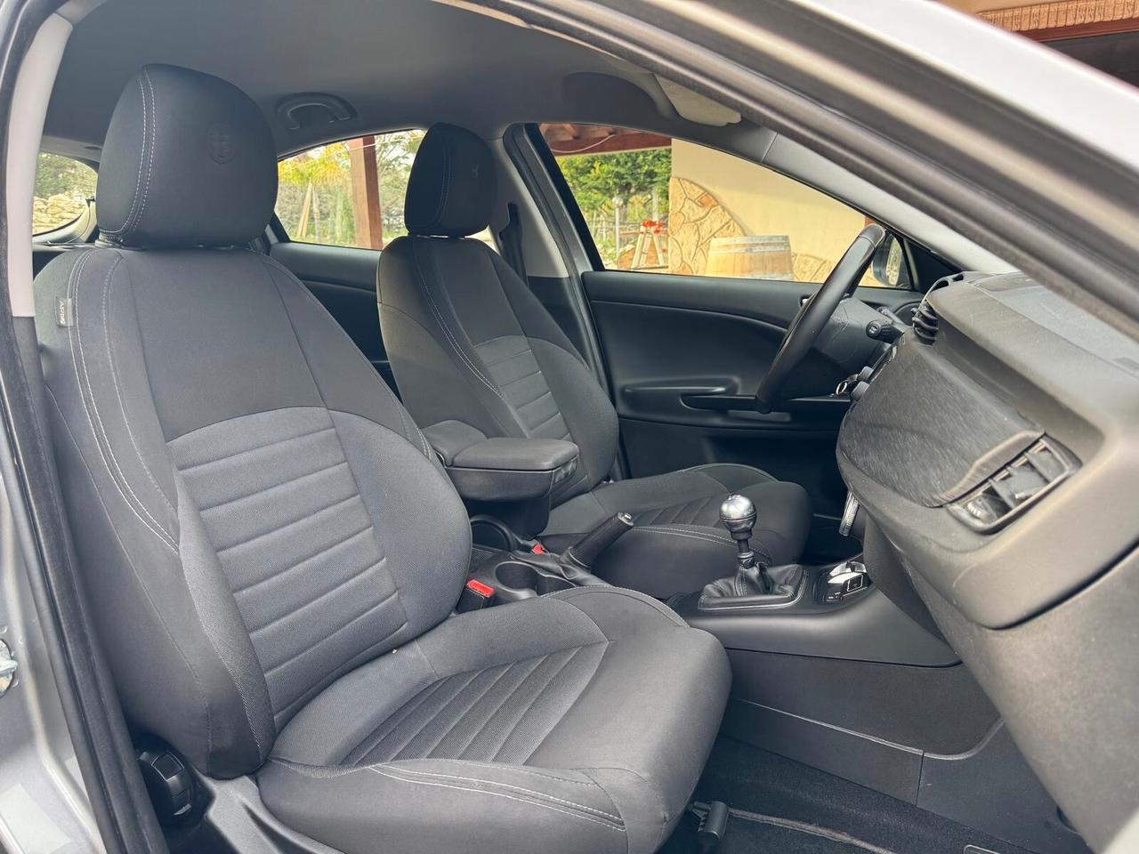 Alfa Romeo Giulietta 1.6 120 CV Super 2017 155KM