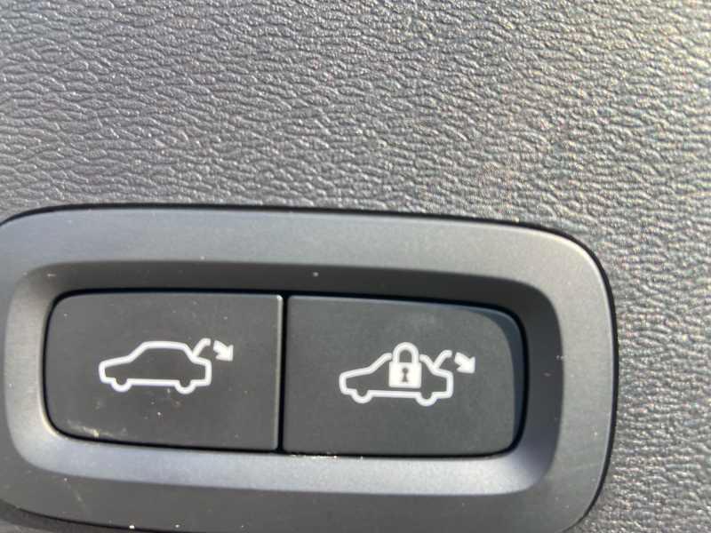 VOLVO XC40 1.5 t4 recharge PheV Core AuTo