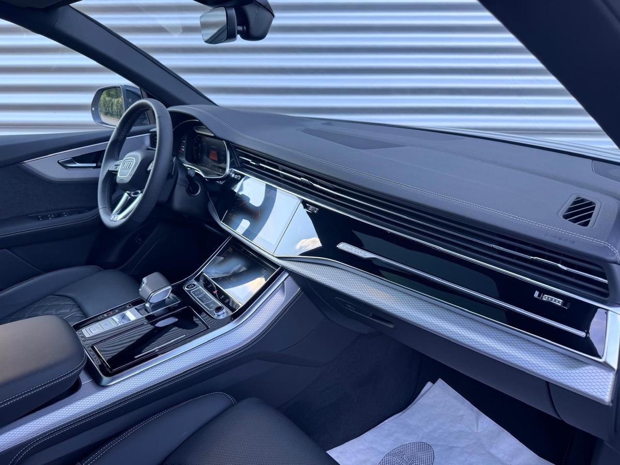 AUDI Q8 55 TFSIe TIPTRONIC QUATTRO S-LINE EDITION