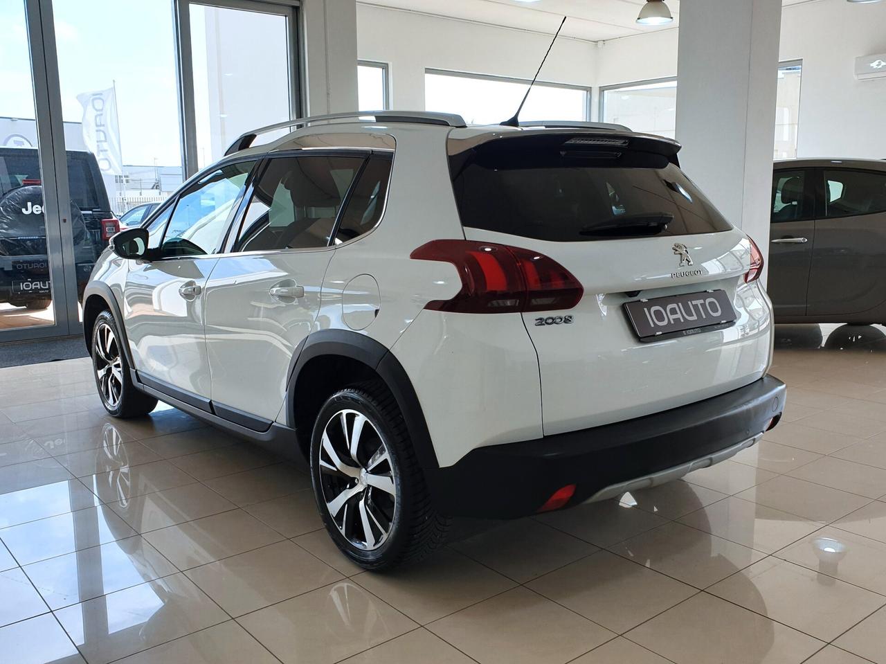 Peugeot 2008 BlueHDi 120 S&S Allure
