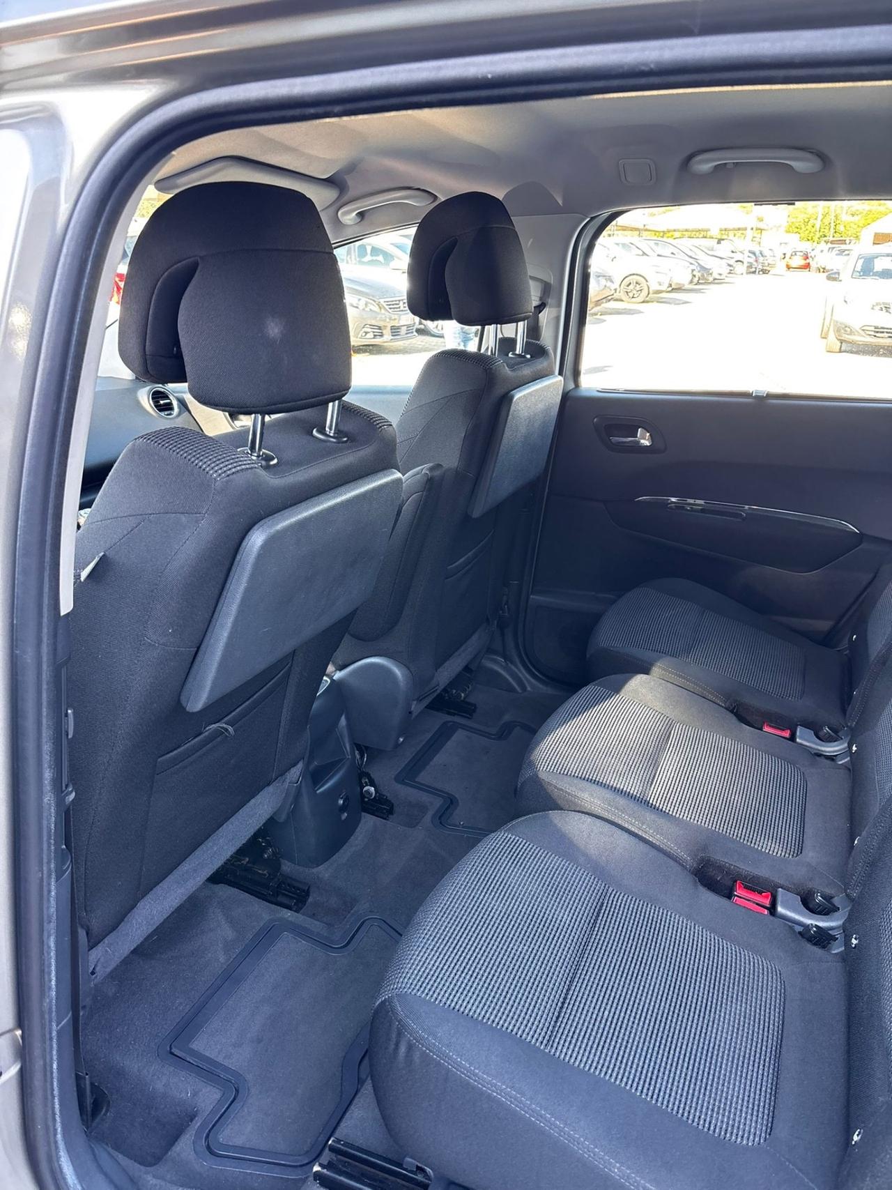 Peugeot 5008 2.0 HDi 150CV Business