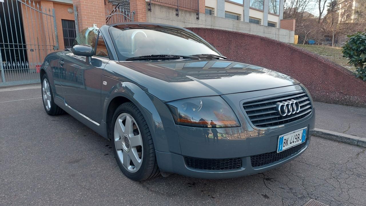 AUDI TT Roadster 1.8T 180cv S-Line