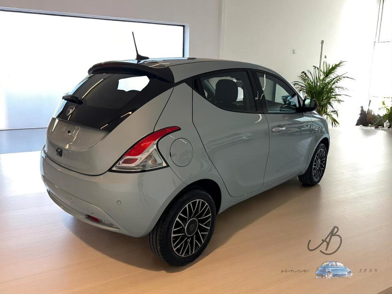 Lancia Ypsilon 1.0 FireFly 5 porte S&S Hybrid Platino