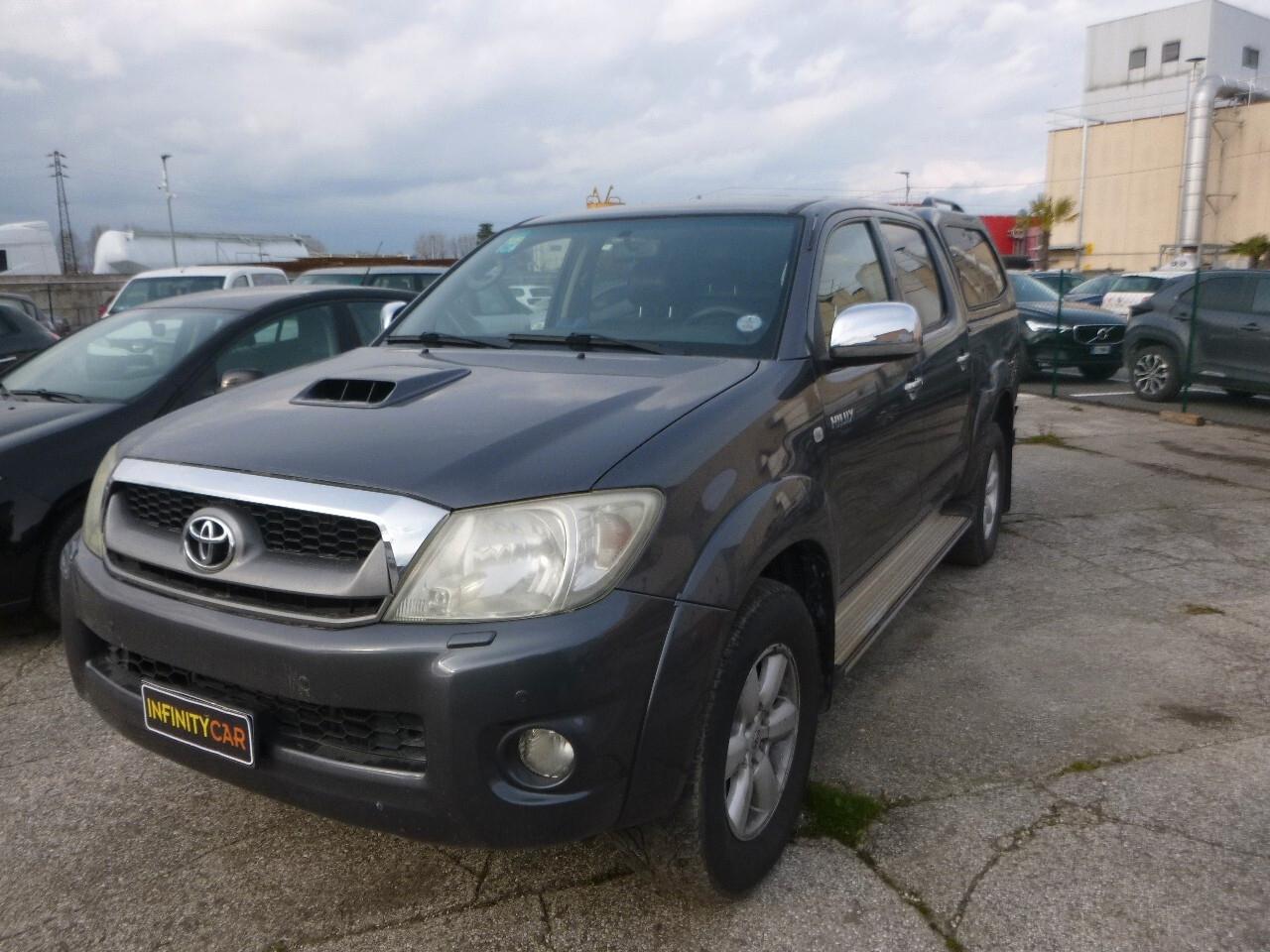 Toyota Hilux 3.0 D-4D aut.4WD 4p. Doub. Cab SR