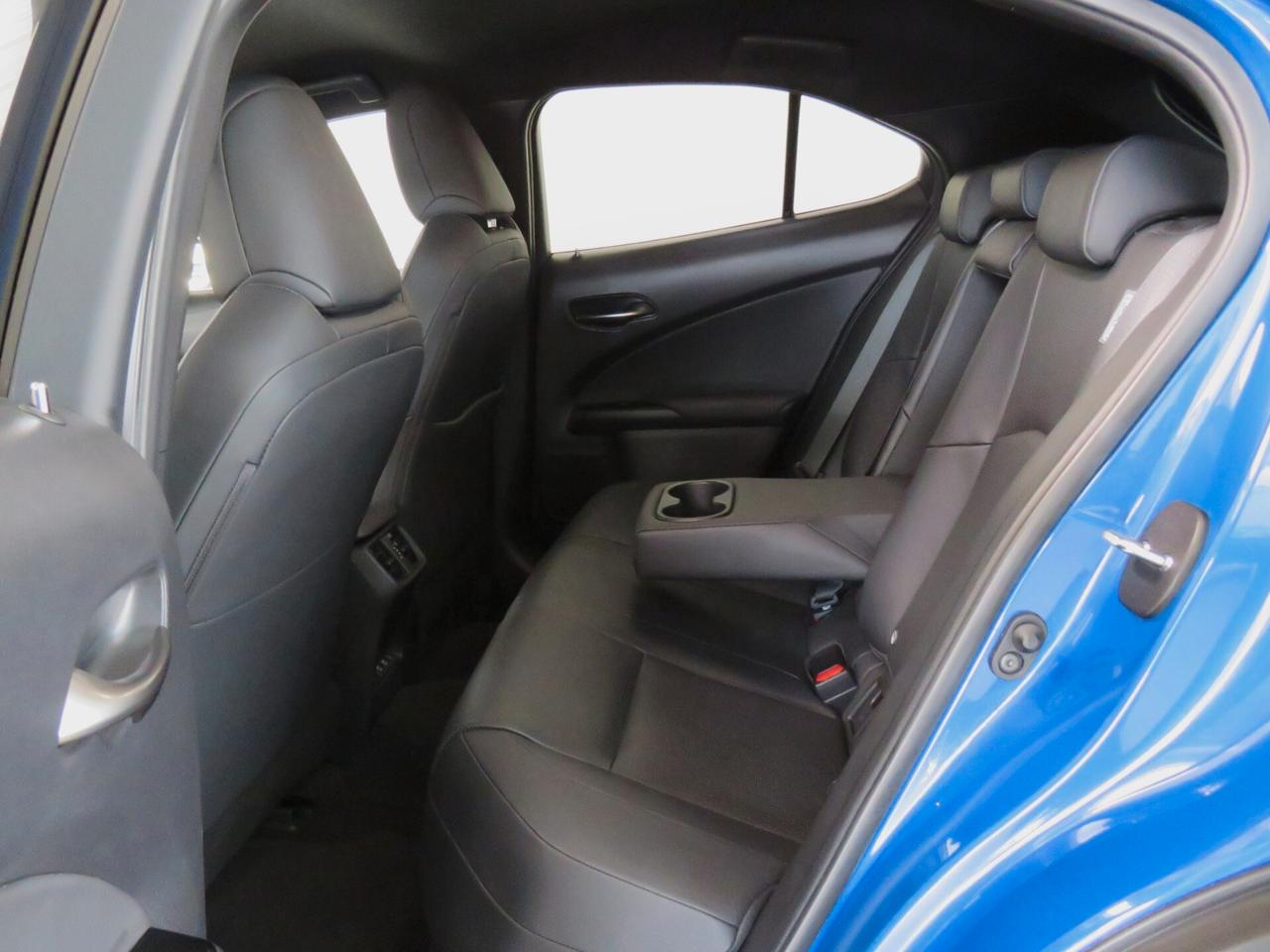 Lexus UX Full Electric Premium Fleet | iva 22% inclusa