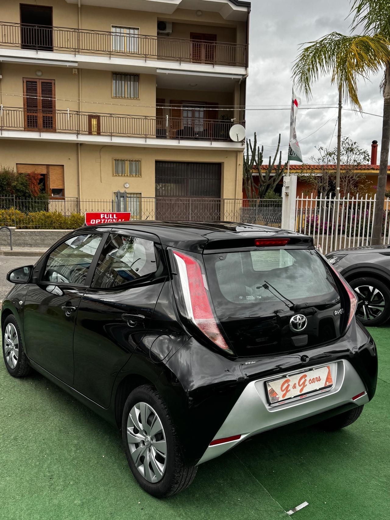 Toyota Aygo 1.0 VVT-i 69 CV 5 porte x-business