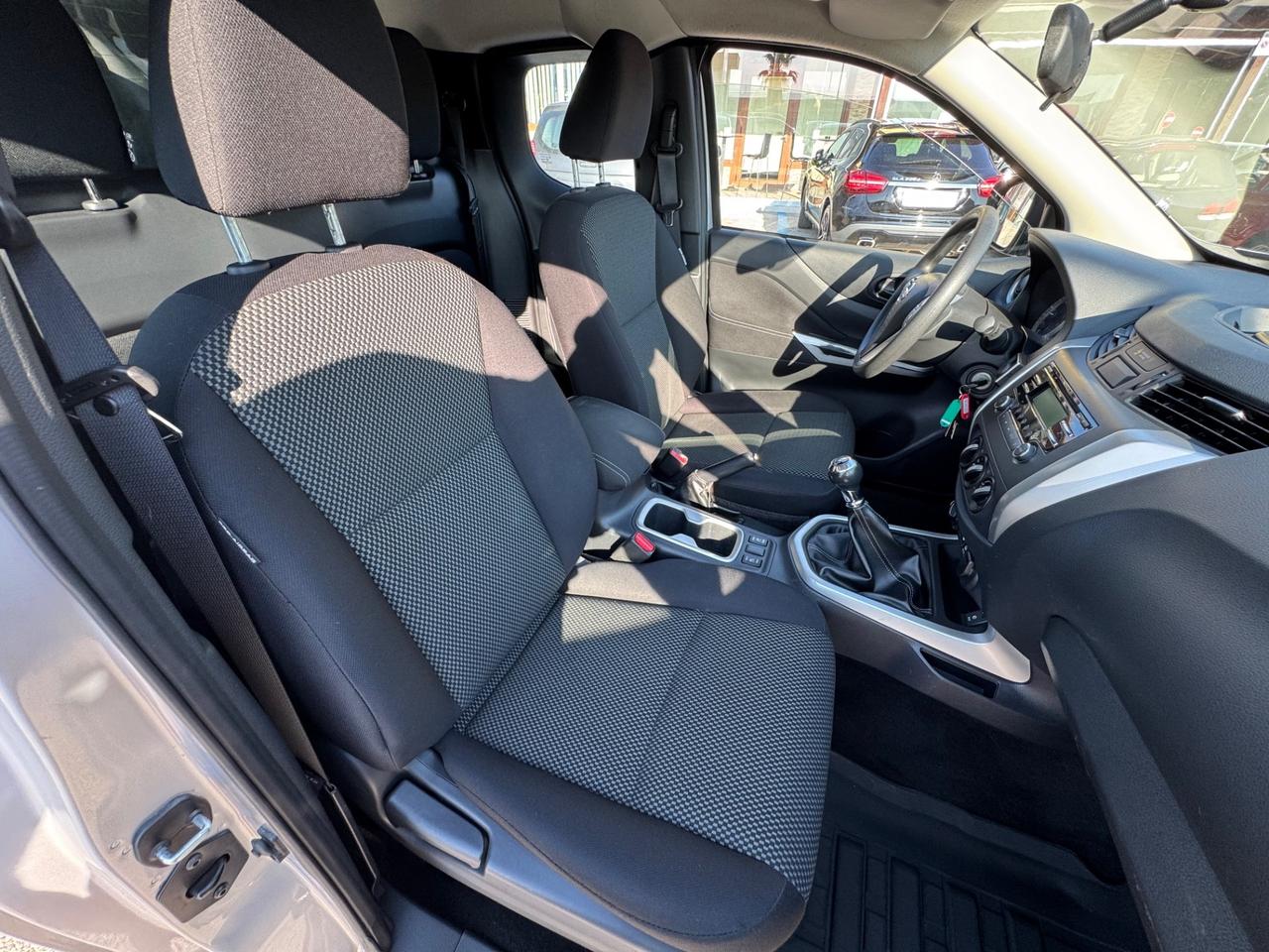 Nissan Navara 2.3 dCi 4WD King Cab, Pedana Scorrevole, hardtop