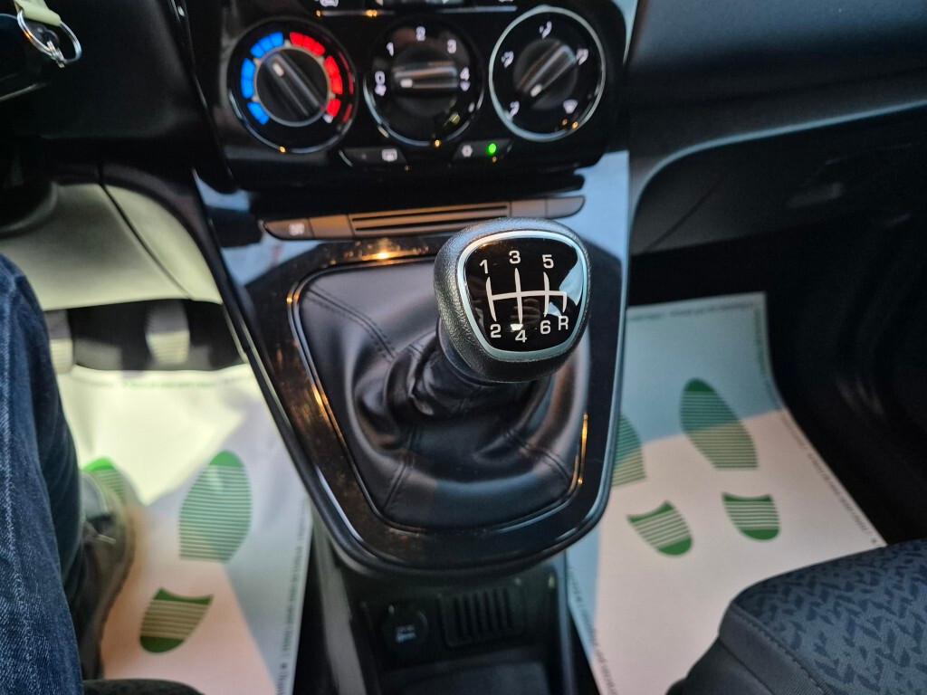 Lancia Ypsilon 1.0 5 porte Hybrid 2023