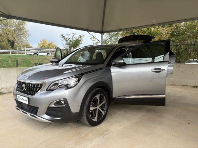 PEUGEOT 3008 PureTech 130 Allure POCHI CHILOMETRI TENUTA BENE