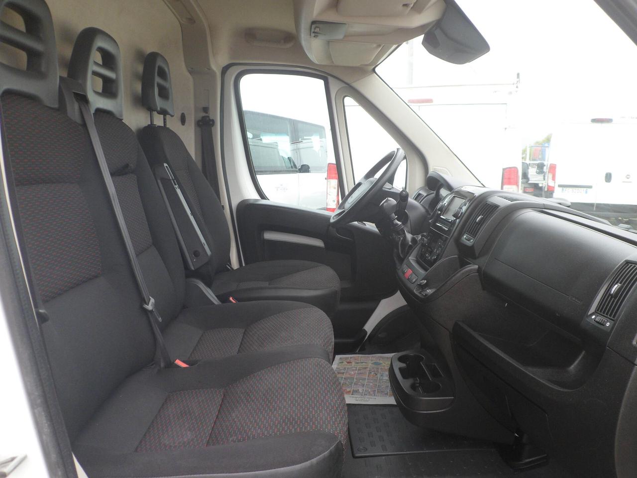 Fiat Ducato furgone medio alto attrezzato