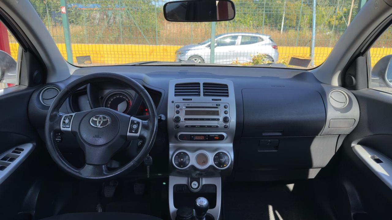 Toyota Urban Cruiser 1.3 Luxury 2010
