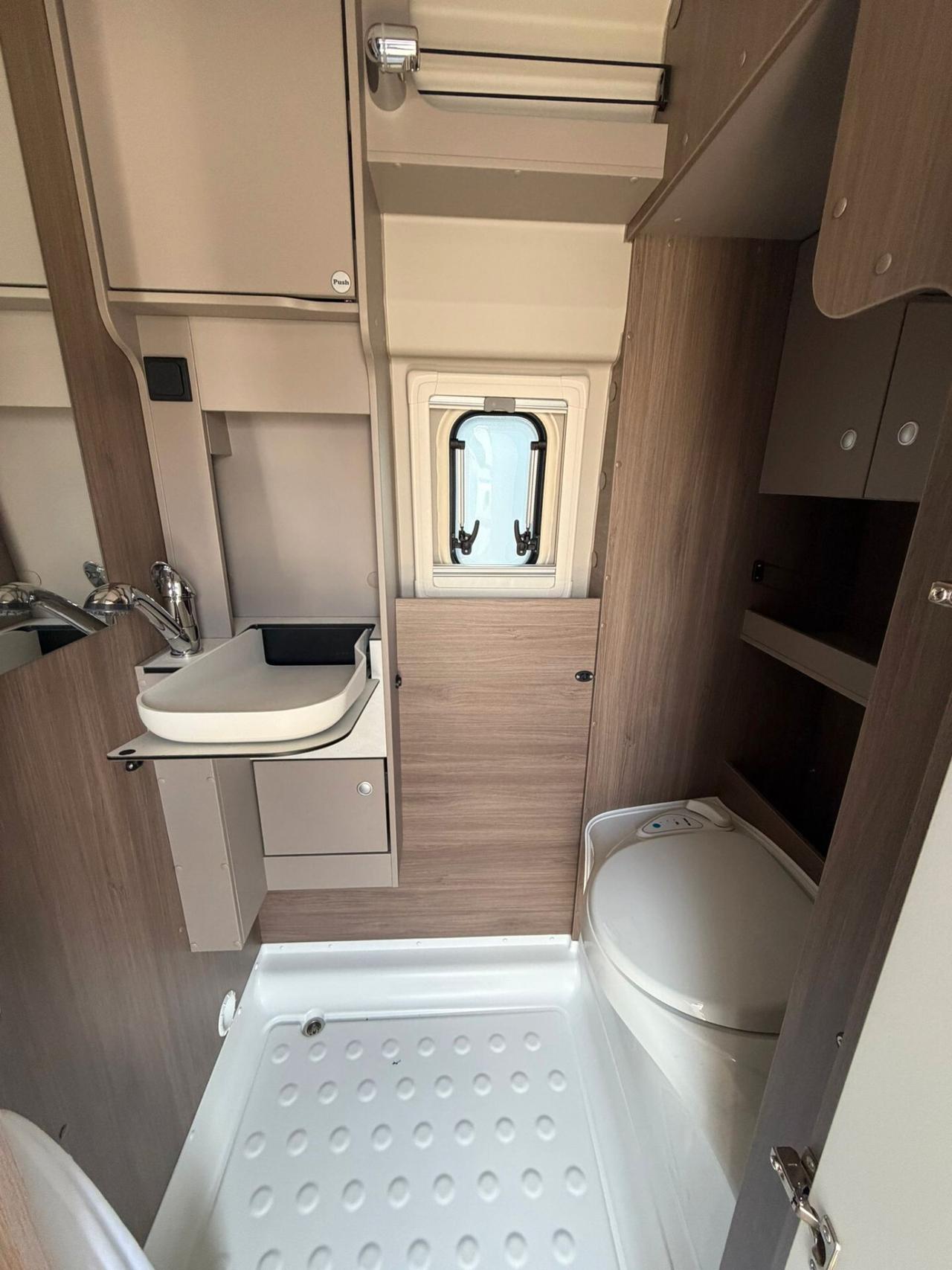 Carado CV 541 Pro Tetto Sollevabile