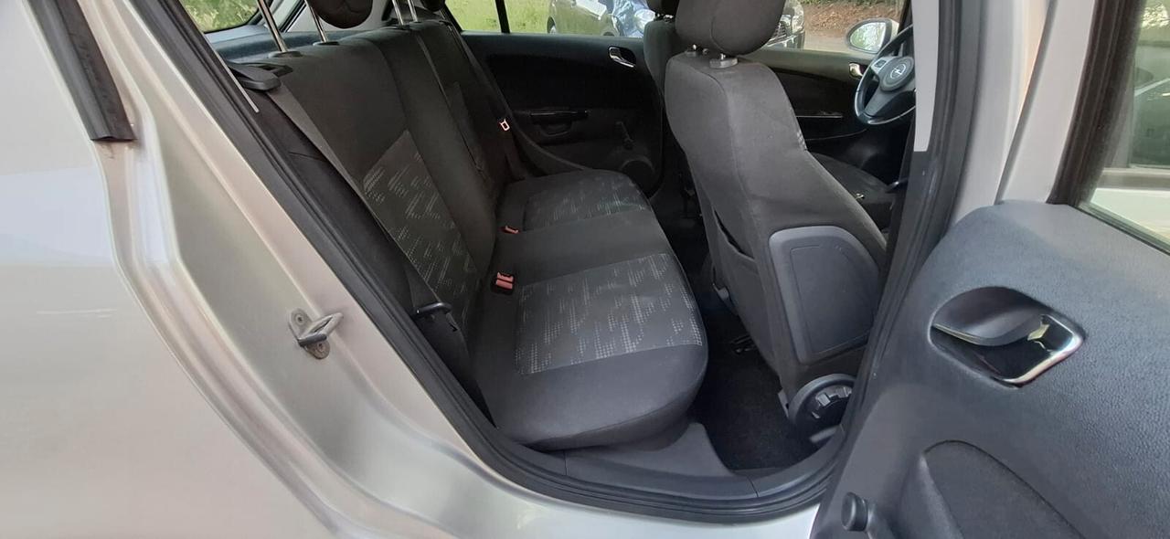 Opel Corsa 1.2 5 porte Sport