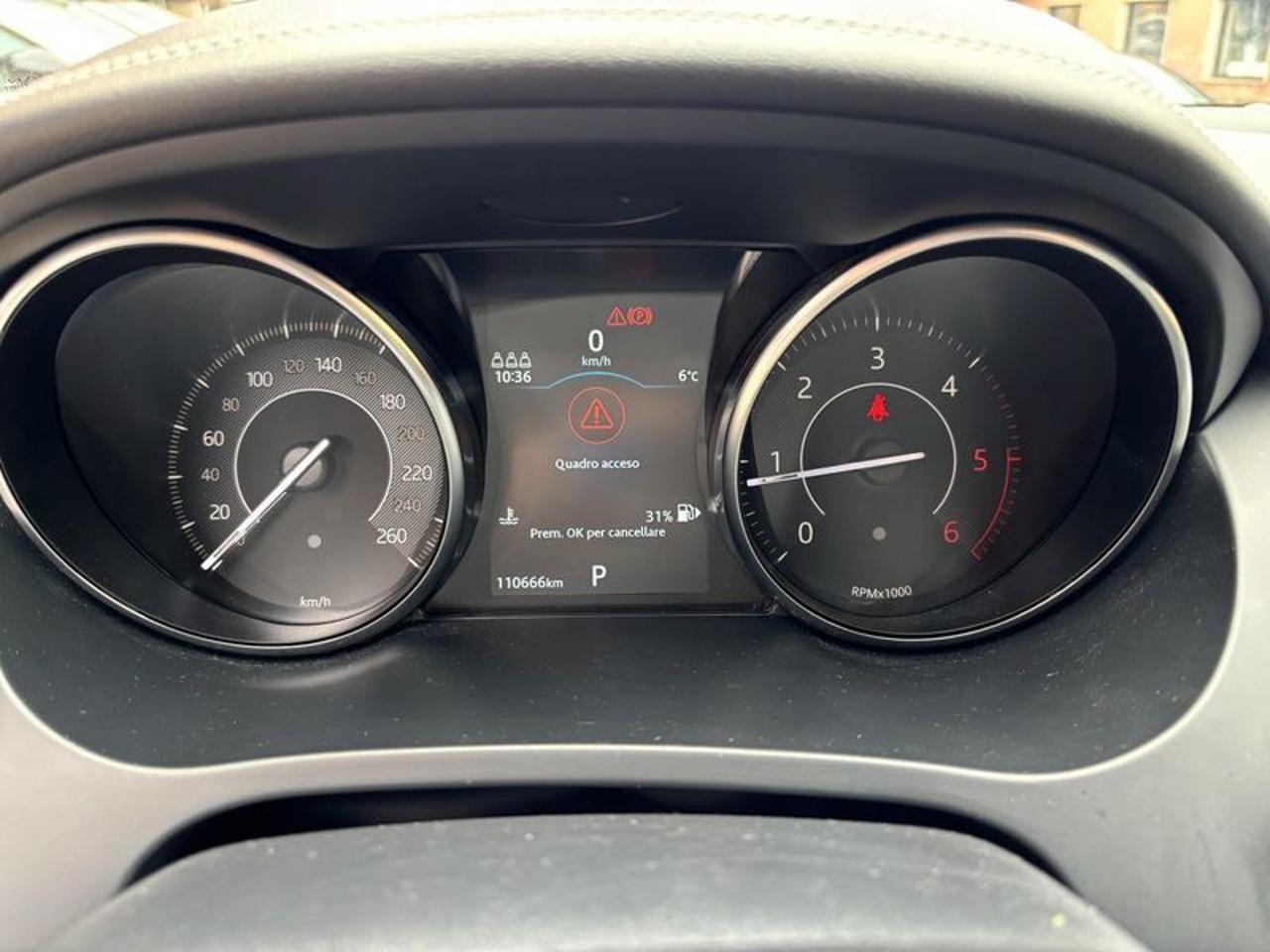 Jaguar E-Pace 2.0D 180 CV AWD aut. R-Dynamic SE