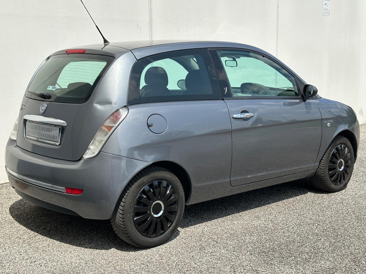 Lancia Ypsilon 1.2 Gpl Neopatentati