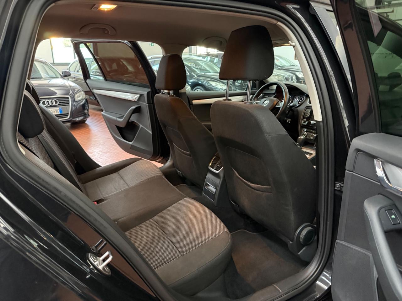 Skoda Octavia 1.6 TDI CR 110 CV DSG Ambition