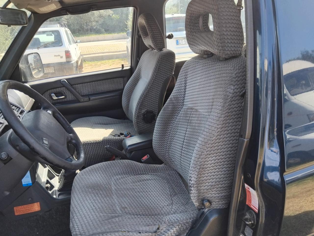 Mitsubishi Pajero 2.8 TDI MT GLS Execut. Autocarro