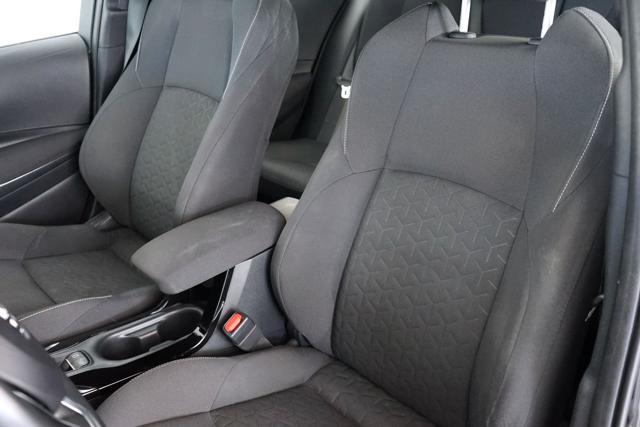 TOYOTA Corolla 1.8 Hybrid Business