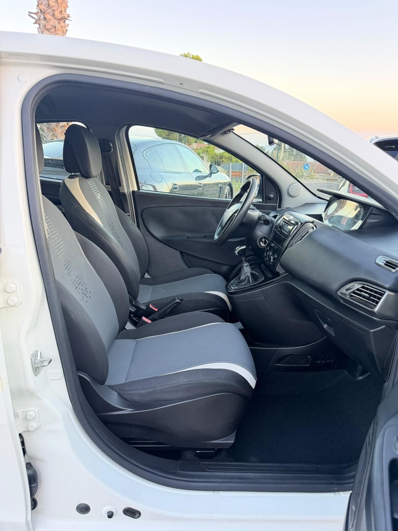 Lancia Ypsilon 1.3 MJT 16V 95 CV 5 porte S&S Gold