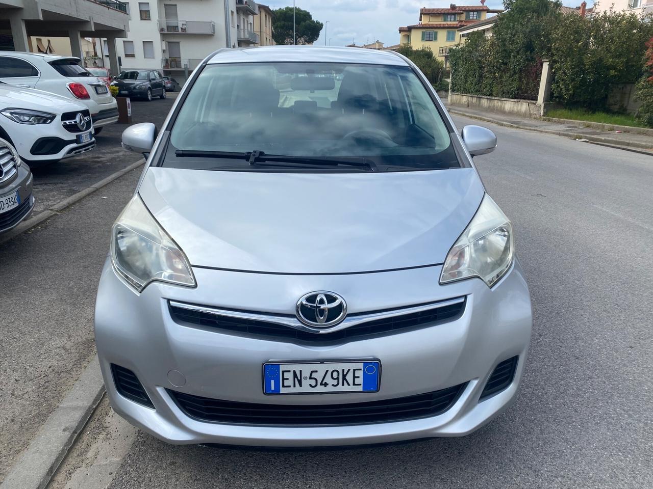 Toyota Verso-S 1.3 MT Active