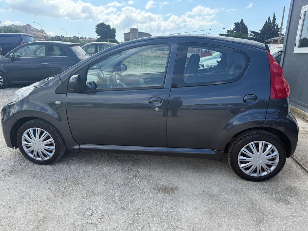 Peugeot 107 1.0 68CV 5p. Superga 2012