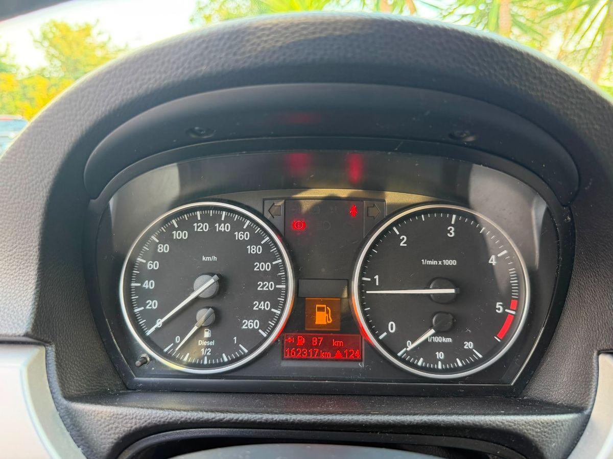 BMW - Serie 3 Touring - 320d Futura